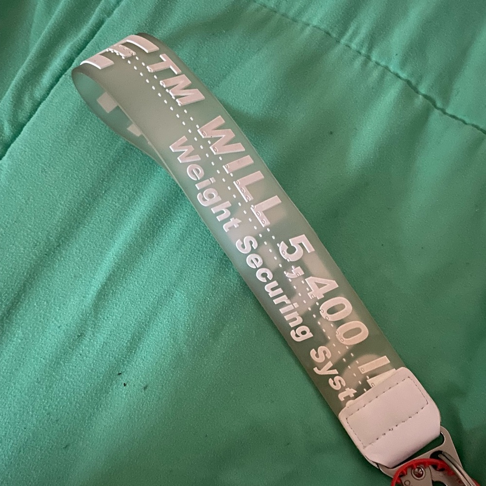 OFF WHITE KEYCHAIN